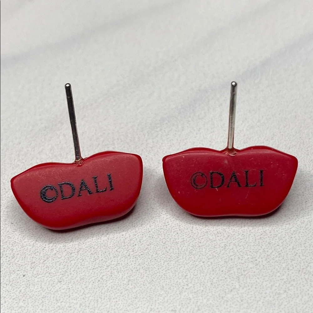 Salvador Dali‎ Red Lip Shaped Earrings - Picture 2 of 3